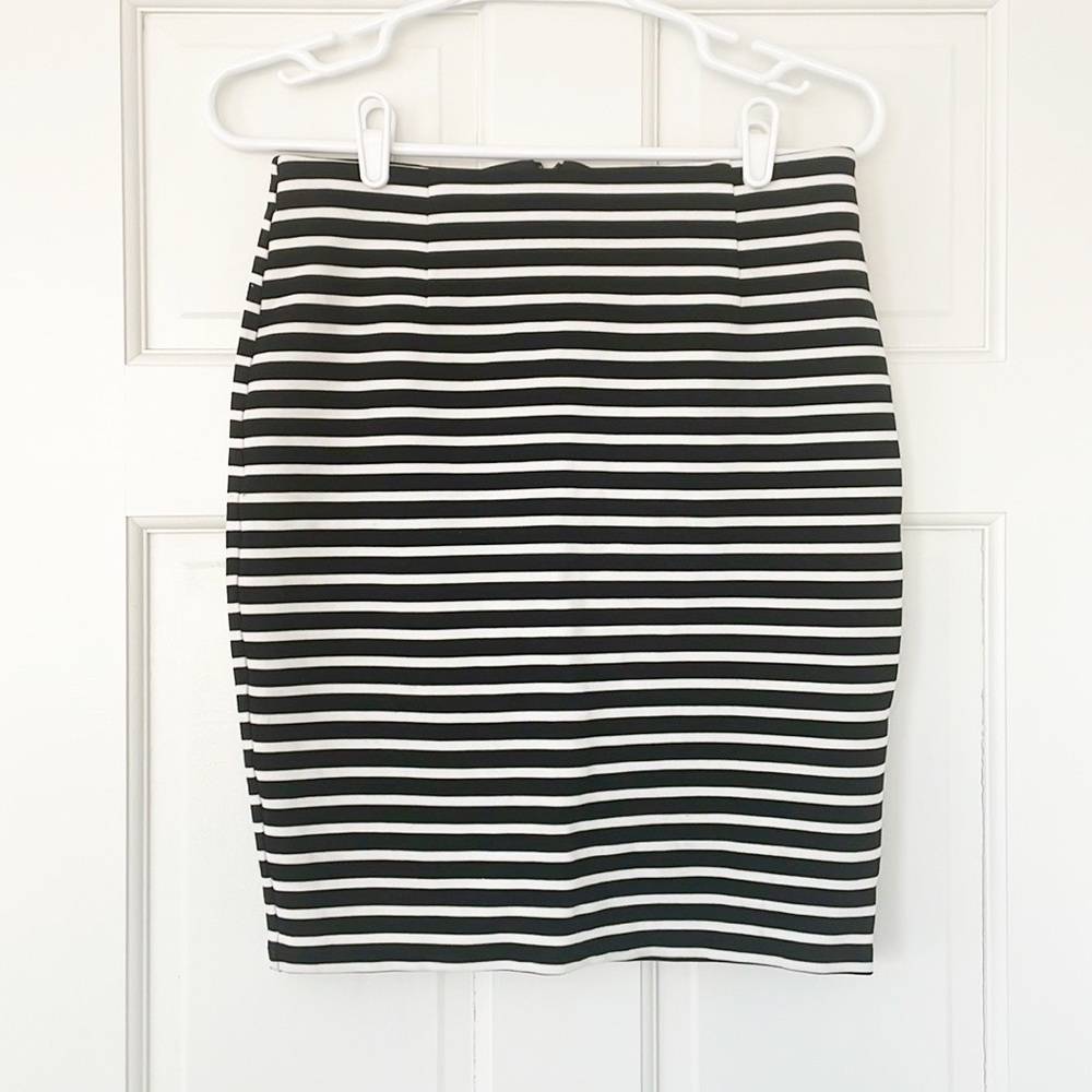 JOIE skirt size S black and white striped mini stretch elastic waist